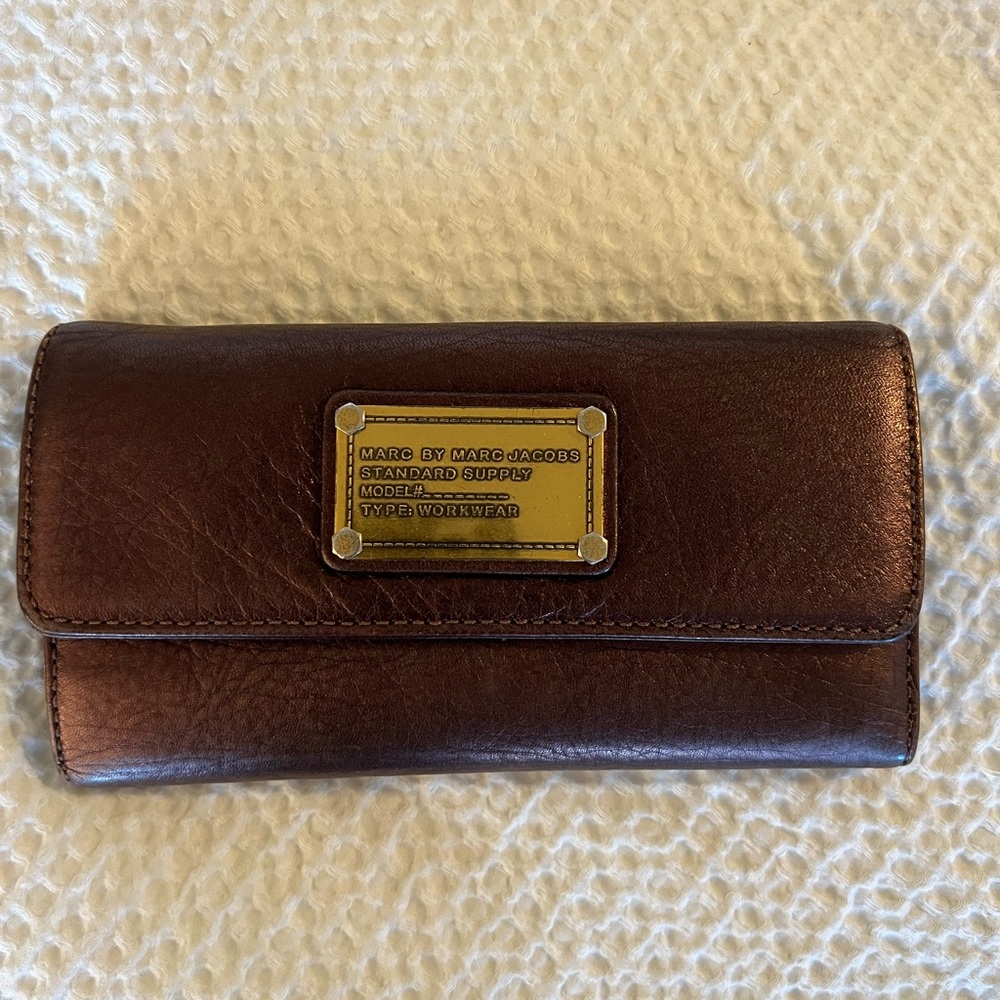 ✨✨ Marc Jacobs tri-fold wallet ✨✨